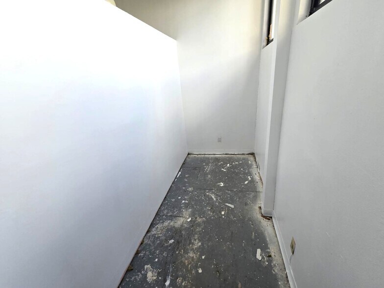 More Photos Of 5800-5820 N University Dr, Fort Lauderdale Storefront Retail Office For Lease