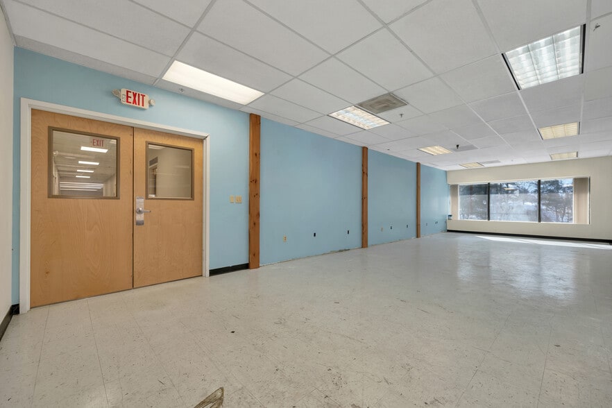 More Photos Of 41 Simon St, Nashua Flex For Lease