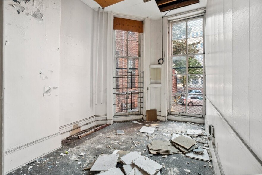 More Photos Of 1116 St Paul St, Baltimore Office For Sale