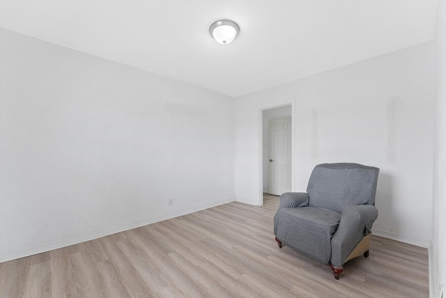 More Photos Of 526 NW 12th Ave, Boynton Beach Apartments For Sale