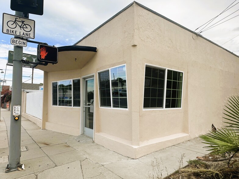 Primary Photo Of 7301-7307 Foothill Blvd, Tujunga Loft Creative Space For Sale