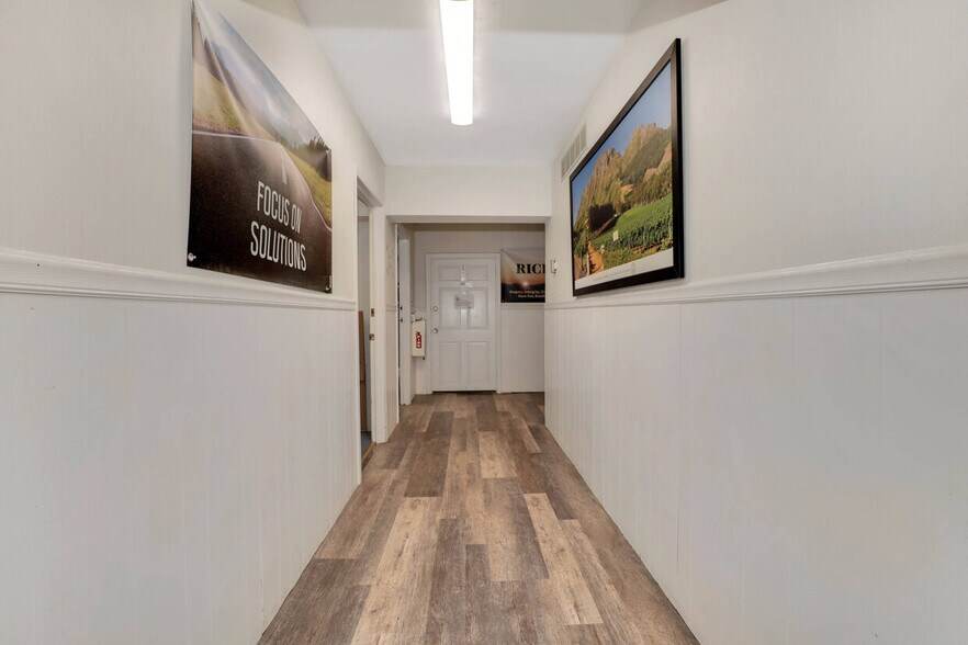 More Photos Of 103 Fort Salonga Rd, Northport Office For Sale