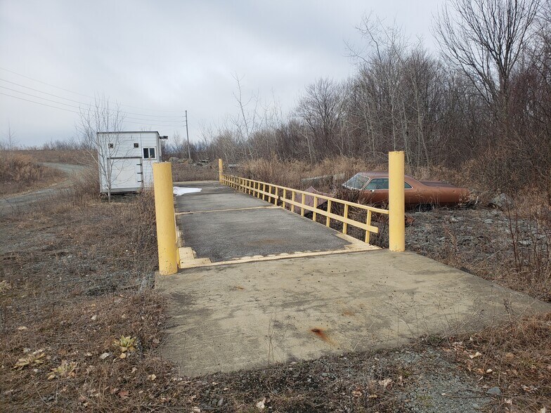 More Photos Of 407 Peck Hill Rd, New Milford Manufacturing For Sale