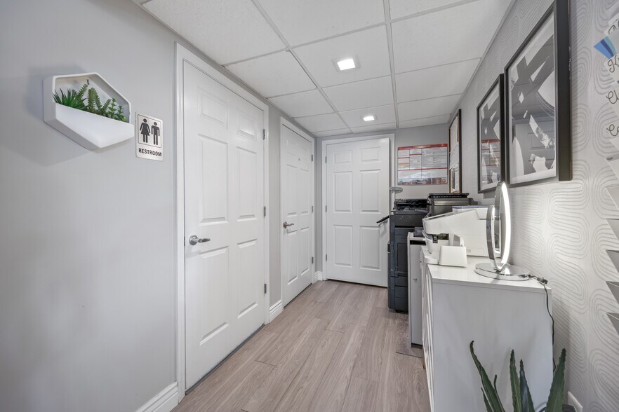 More Photos Of 8255 Wickham Rd, Melbourne Office For Lease