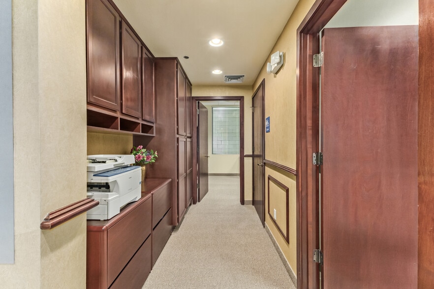 More Photos Of 2033 E Warner Rd, Tempe Office For Sale