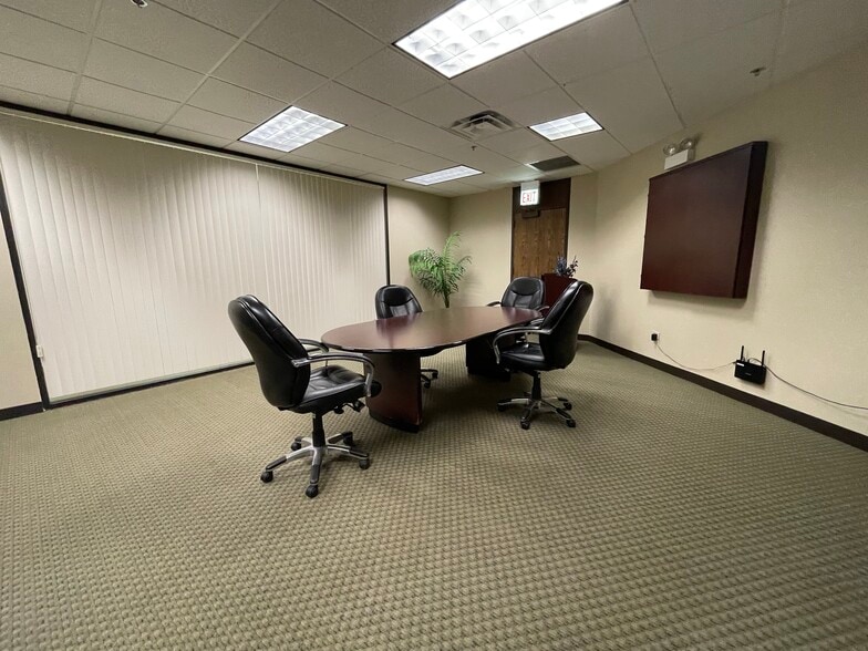 More Photos Of 4749 Lincoln Mall Dr, Matteson Office For Lease