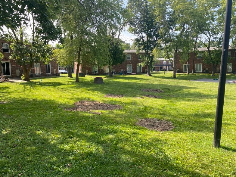 More Photos Of 1624 Northwinds Estates Dr, Saint Louis Apartments For Sale