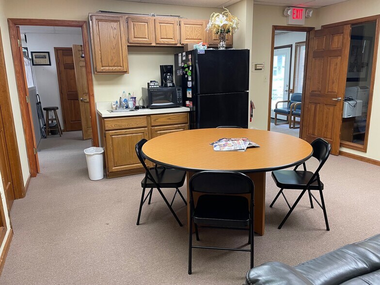 More Photos Of 4330 Ridgewood Center Dr, Woodbridge Coworking Space