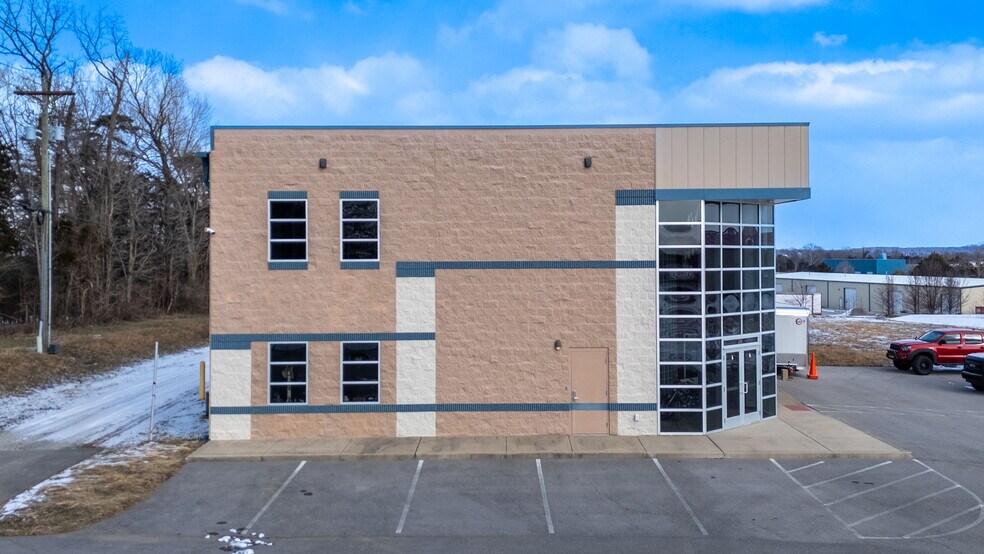 More Photos Of 258 Gardner Way, Mount Washington Light Distribution For Lease