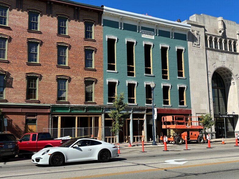 More Photos Of 16 S Market St, Troy Storefront For Lease