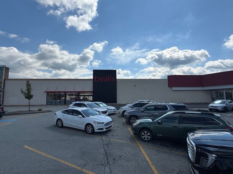 More Photos Of 100 Cross Roads Plz, Mount Pleasant Freestanding For Lease