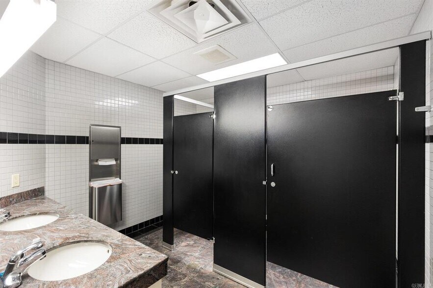 More Photos Of 20121 Interstate 30 S, Benton Religious Facility For Sale