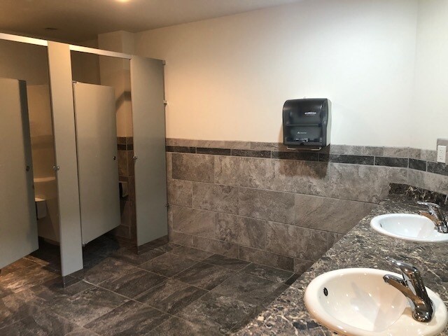 More Photos Of 756 S Redwood Rd, Salt Lake City Medical For Lease