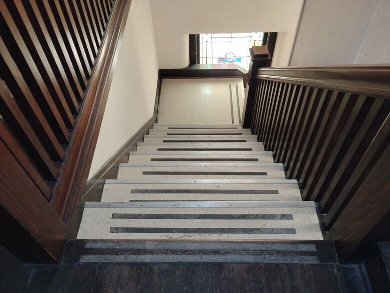 More Photos Of 906 Elm St, Coffeyville Religious Facility For Sale