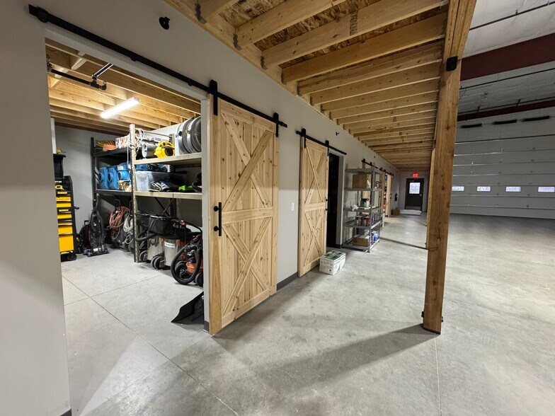 More Photos Of 645 Sandpiper Trl, Cottage Grove Warehouse For Sale