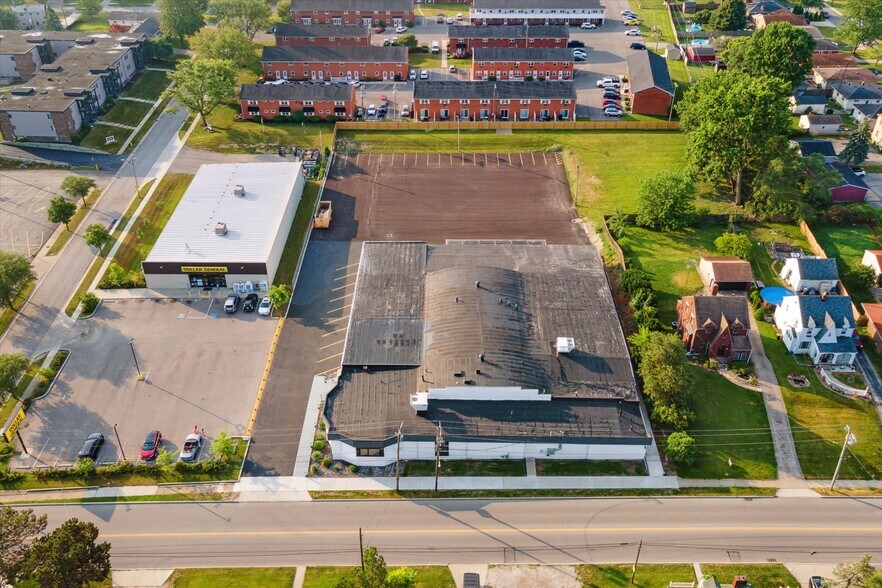 More Photos Of 969 Dixie Hwy, Rossford General Retail For Sale