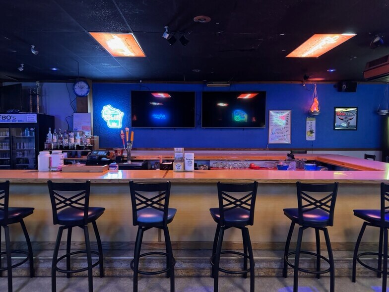 More Photos Of 68290 S Main St, Iron River General Retail For Sale