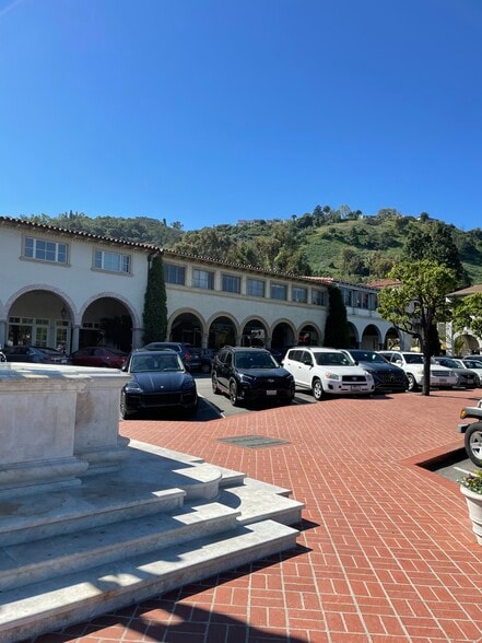 More Photos Of 36 Malaga Cove Plz, Palos Verdes Estates Storefront Retail Office For Lease