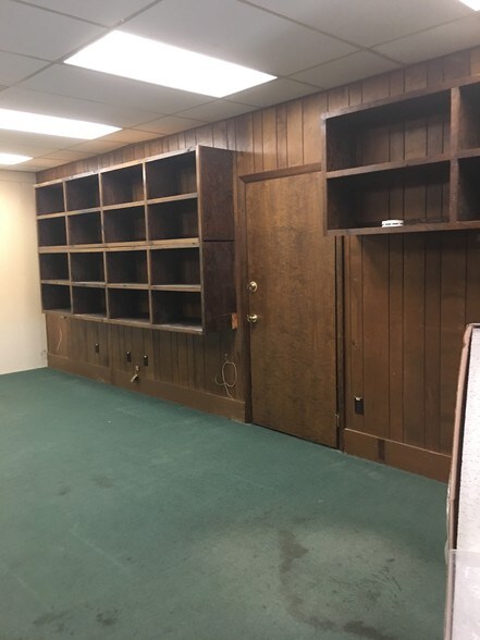 More Photos Of 1646-1650 State St, Schenectady Freestanding For Lease