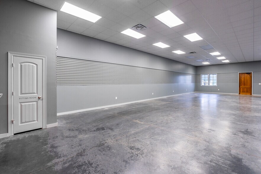 More Photos Of 4410 US Highway 259 N, Longview Storefront For Lease