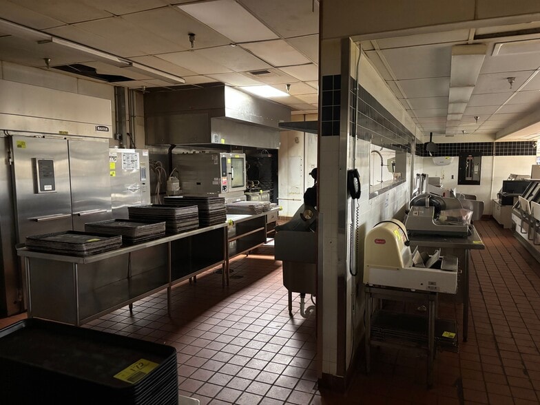 More Photos Of 4526 W Western Ave, South Bend General Retail For Sale