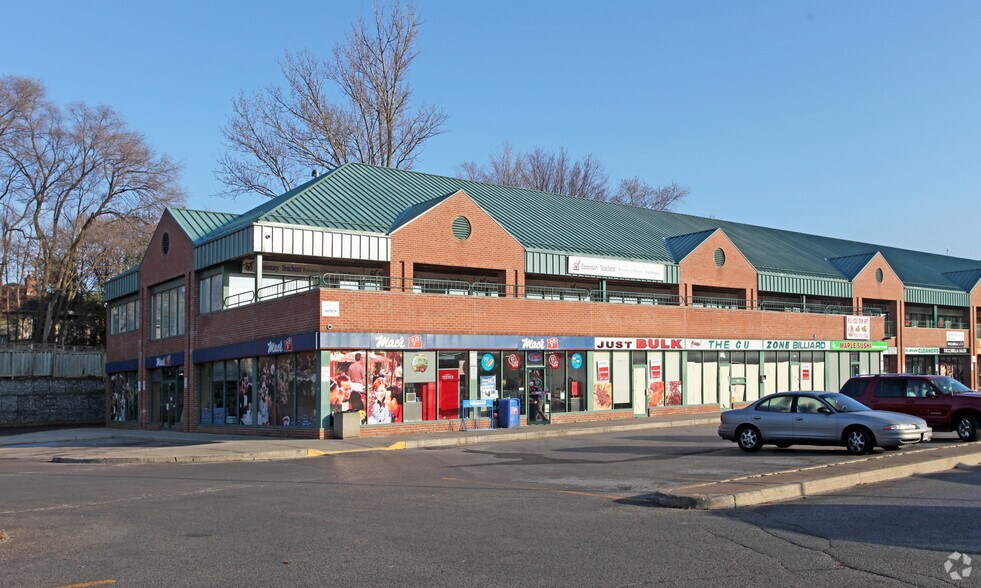 Primary Photo Of 126 Wellington St W, Aurora Freestanding For Lease