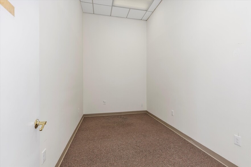 More Photos Of 308 Main St, Fort Lee Office For Lease