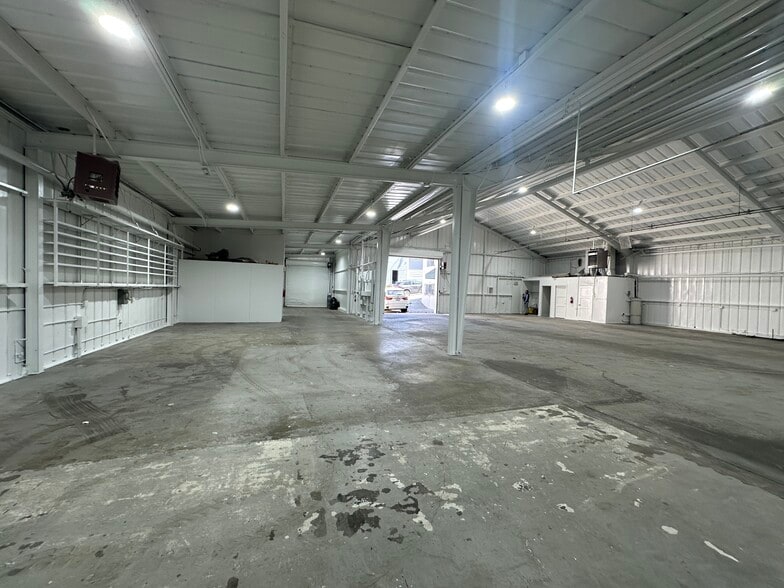 More Photos Of 70 Elmira St, San Francisco Warehouse For Lease