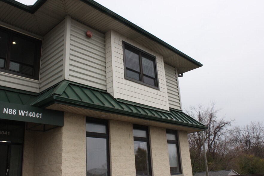 More Photos Of N86W14041 Beacon St, Menomonee Falls Medical For Lease