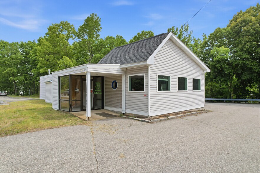 More Photos Of 310 N State St, Concord Auto Dealership For Lease