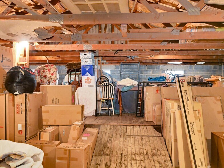 More Photos Of 1105 W Main St, Mount Joy General Retail For Sale