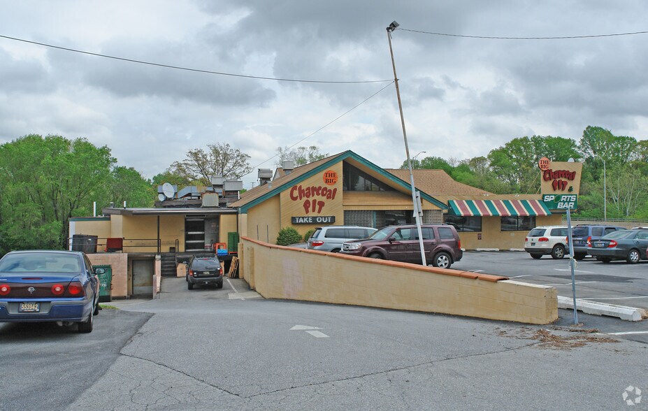 More Photos Of 714 Greenbank Rd, Wilmington Restaurant For Lease