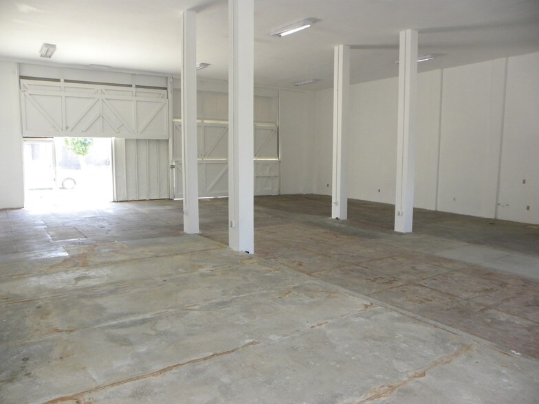 More Photos Of 1101-1119 S La Brea Ave, Los Angeles Freestanding For Lease