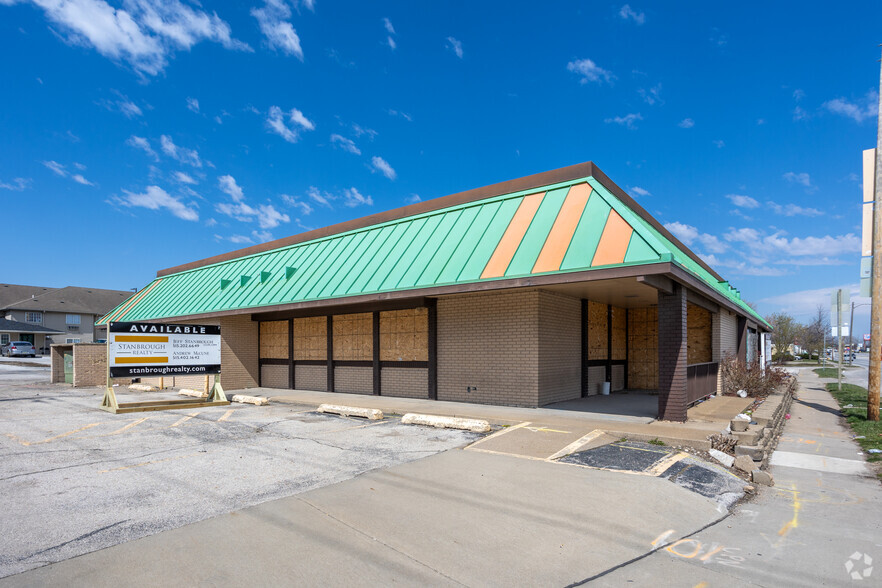 Primary Photo Of 3600 E 14th St, Des Moines Restaurant For Sale