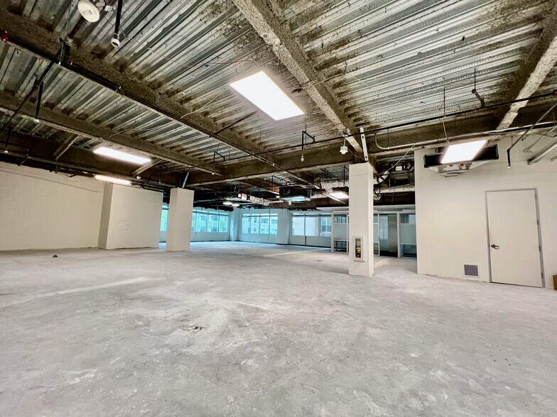 More Photos Of 250 E Olive Ave, Burbank Loft Creative Space For Lease