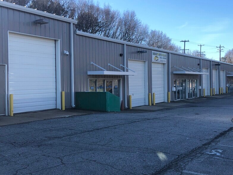 More Photos Of 6001 Miller Store Rd, Norfolk Flex For Sale