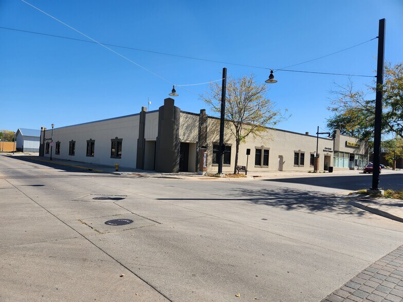 More Photos Of 305 N Federal Ave, Mason City Freestanding For Sale