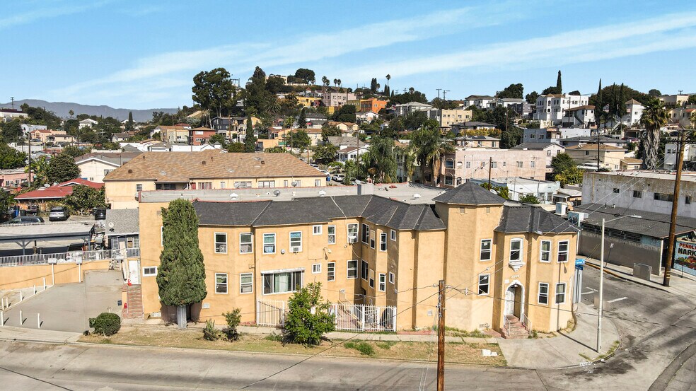 More Photos Of 3209 Dobinson St, Los Angeles Apartments For Sale