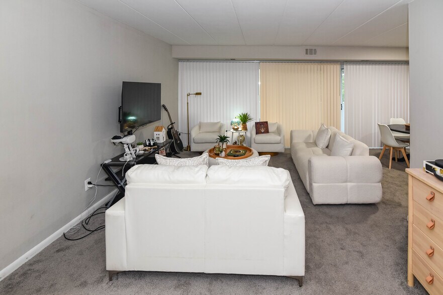 More Photos Of 3809 Clarks Ln, Baltimore Apartments For Sale