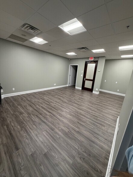 More Photos Of 100 Commons Way, Holmdel Medical For Lease