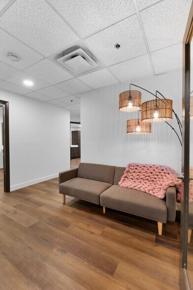 More Photos Of 5620 W Thunderbird Rd, Glendale Medical For Sale