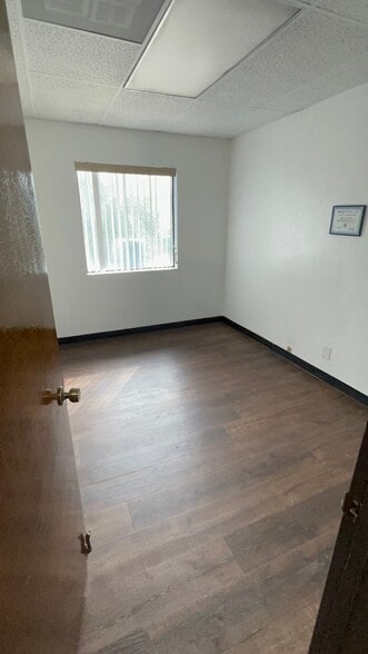 More Photos Of 9722 Laurel Canyon Blvd, Arleta Medical For Lease