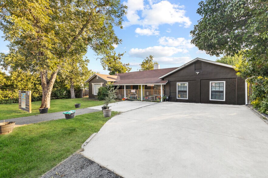 More Photos Of 1213 Bandera Rd, San Antonio Daycare Center For Sale