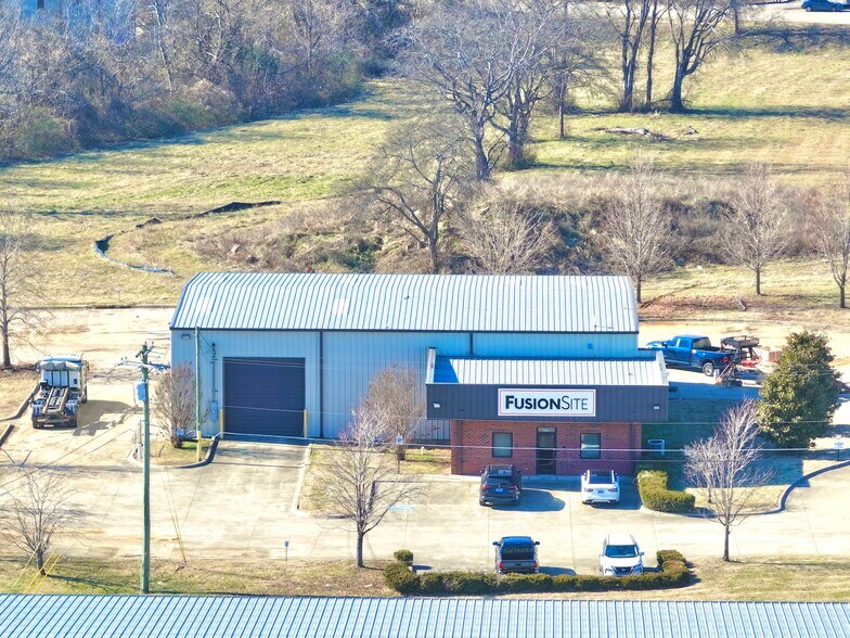 Primary Photo Of 470 Hope Ct, Gallatin Service For Lease