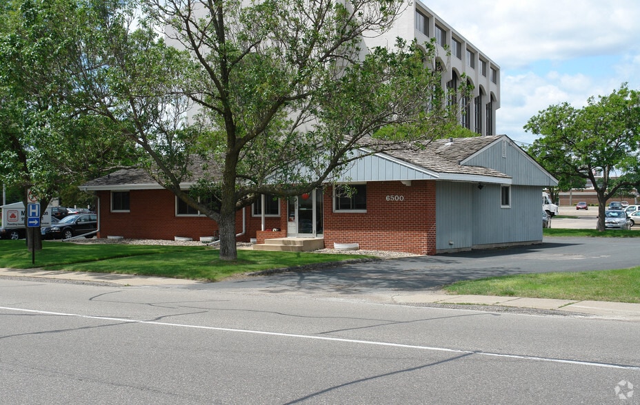 More Photos Of 6500 S Xerxes Ave, Edina Office For Sale