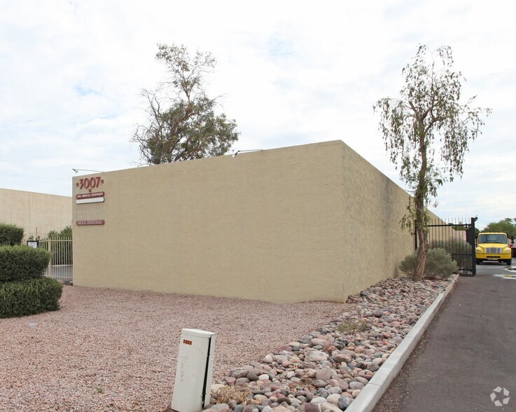 More Photos Of 3007 N 73rd St, Scottsdale Warehouse For Lease