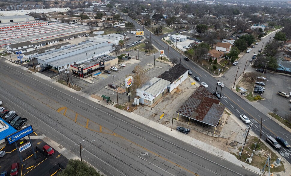More Photos Of 3350 Fredericksburg Rd, San Antonio Auto Repair For Lease