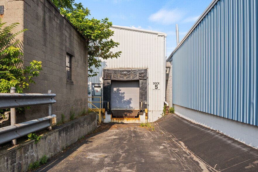 More Photos Of 69 Seneca Ave, Rochester Warehouse For Sale