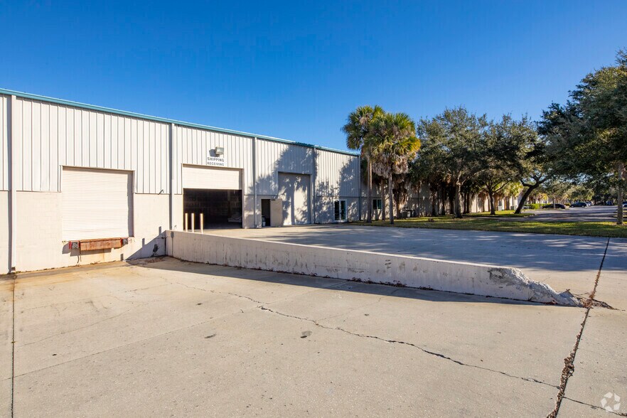 More Photos Of 1500 Independence Blvd, Sarasota Warehouse For Lease