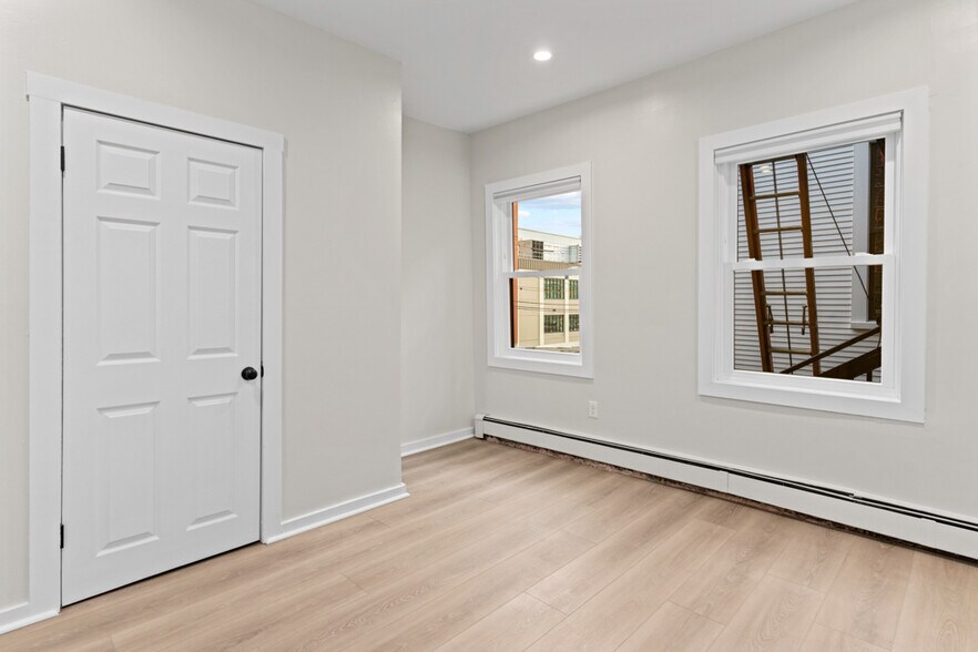 More Photos Of 69 Newbury St, Portland Storefront Retail Residential For Sale